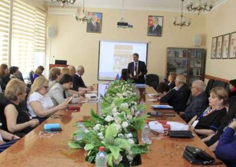 Практику и перспективы создания школьных и вузовских учебников по русскому языку обсудили в Баку