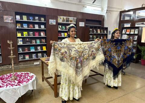 Книжный дар Дома русского зарубежья Делийскому университету