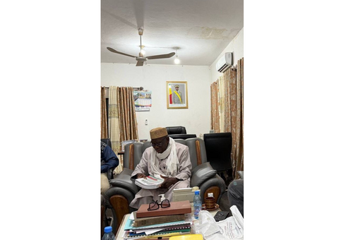 В Мали передан учебник русского языка для говорящих на бамбара